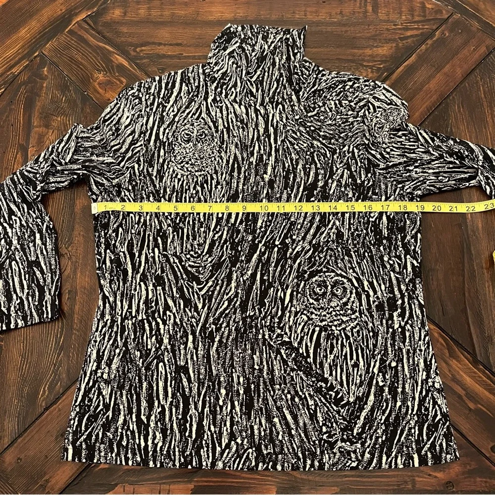 J.McLaughlin Owl Woodgrain Printed Jersey Knit Turtleneck, Medium (Petite) - Picture 11 of 11